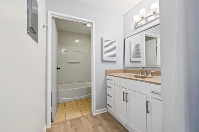 Photo - 9033 N Park Plaza Ct Unidad 9033