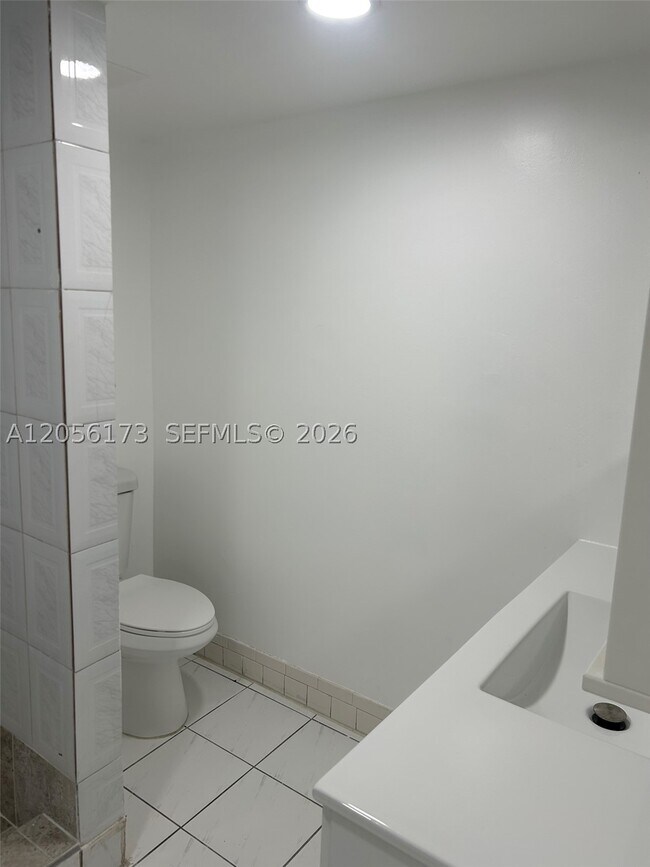 10000 NW 80th Ct Unit 2456