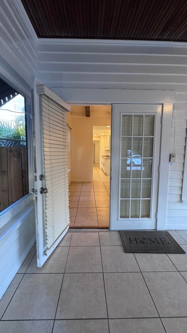 Photo - 114 S J St