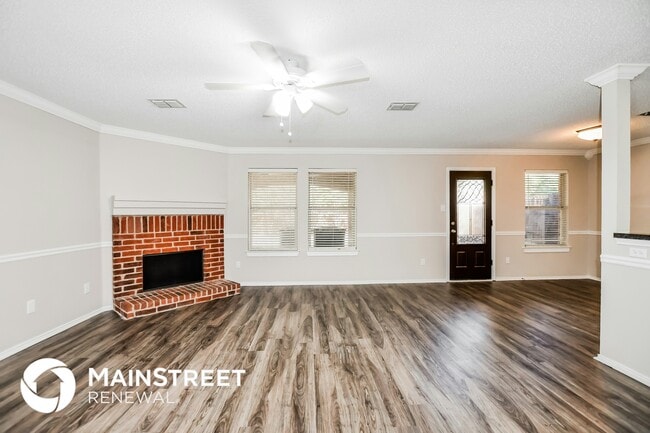 Photo - 1202 Starpoint Ln