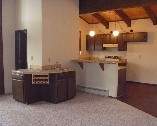 Photo - 4 Bedroom with a Garage!