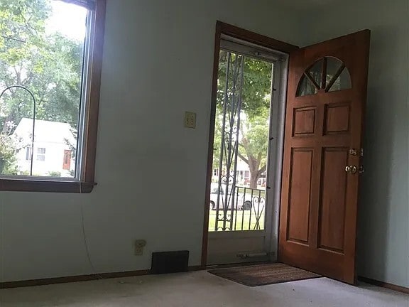Photo - 542 W 5th St