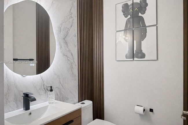 Photo - 829 NE 191st St