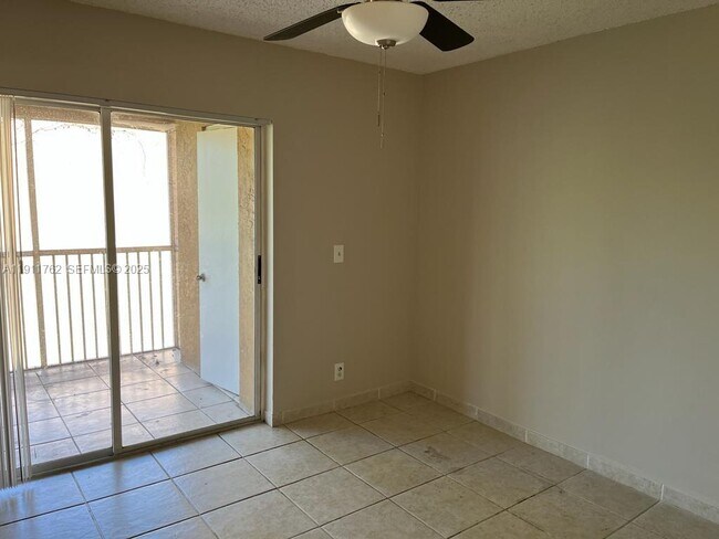 Photo - 4015 W McNab Rd Unidad D308