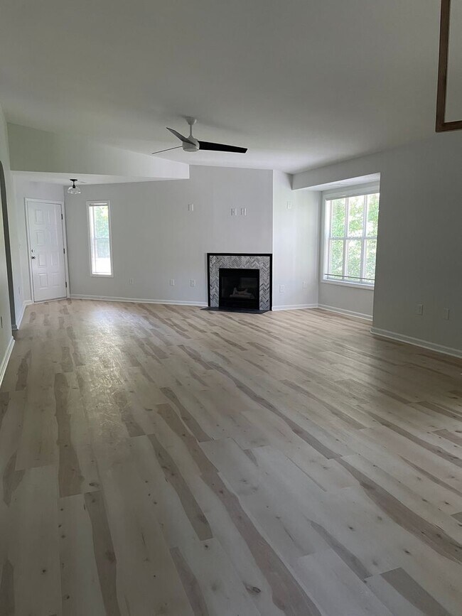 Photo - Spacious 2 Bedroom Luxury Condo with Pool Access – Wilmington, NC Unidad 201