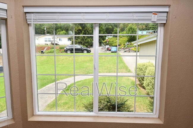 Photo - 2923 NE Denn Ave