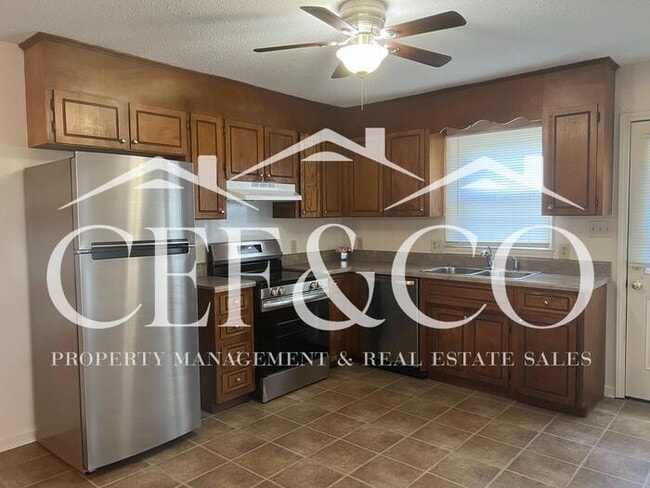 Photo - Beautifully maintained 2 bedroom 1.5 bathroom duplex, now available.