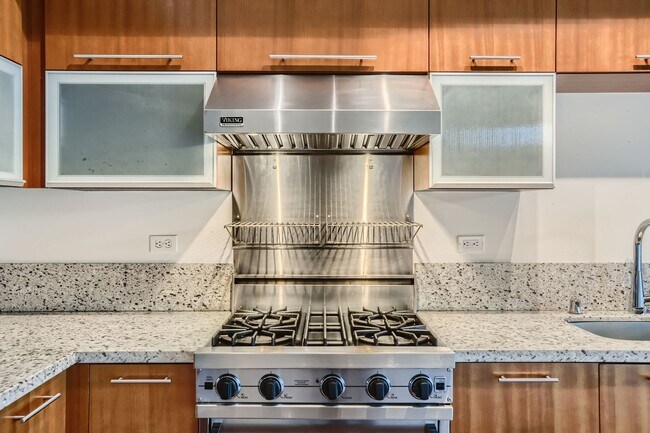 Photo - Gorgeous 2 Bed Unit @ The Gallery - Bellto... Unidad 606