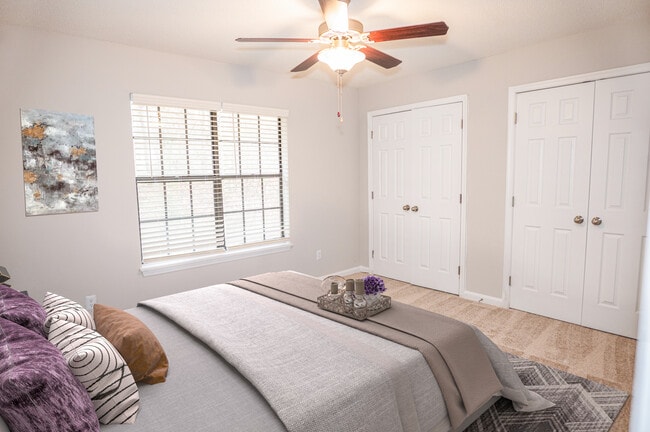 2BR, 1.5BA - 1100sf- Primary Bedroom