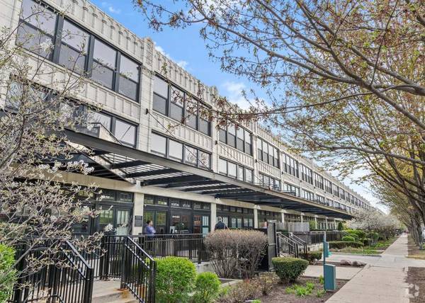 Building Photo - 1069 W 14th Pl Unit 107 Rental