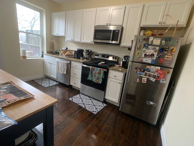 Building Photo - 92 University Rd Unit 1