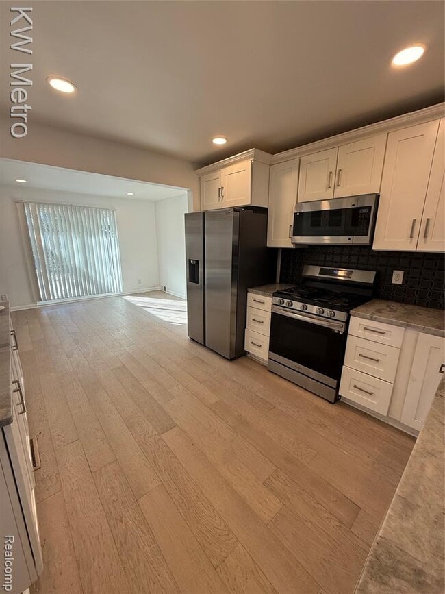 Photo - 1440 W Square Lake Rd