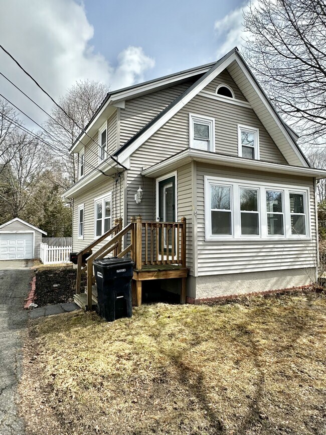 Building Photo - 24 Stone St