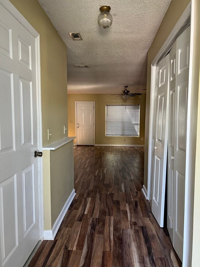 Photo - 452 Sandy Oak Dr