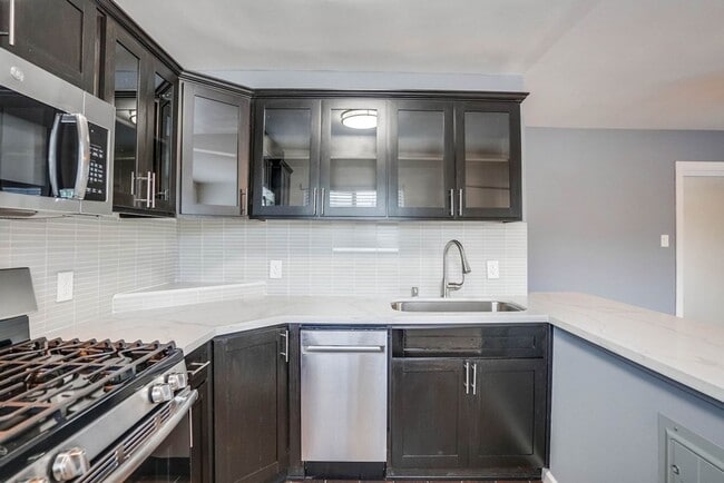 Photo - Apartments close to Downtown LA with Gym, BBQ Area, Laundry Facilities and More!