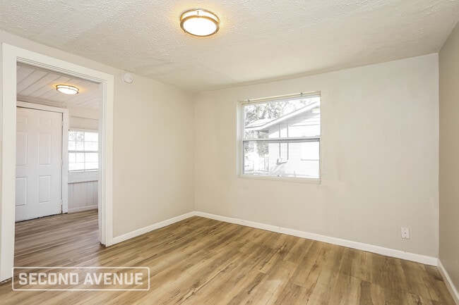 Photo - 1656 W 30th St