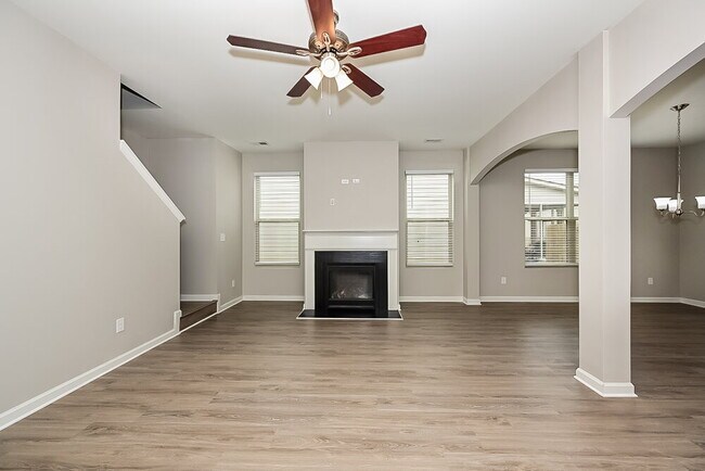 Photo - 1396 Worcester Trail