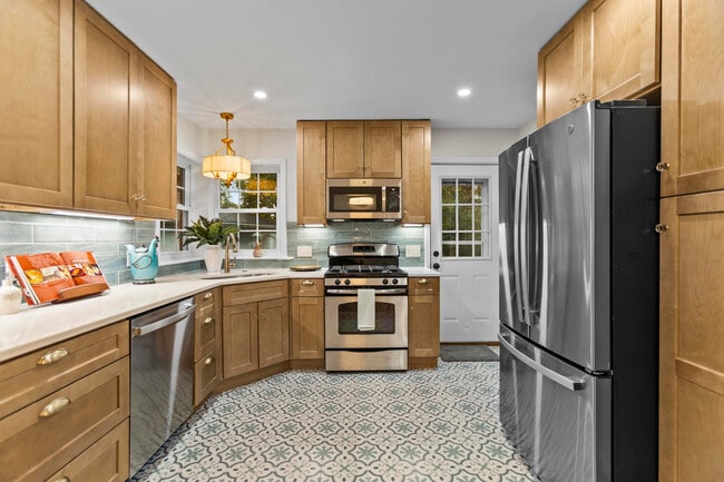 Photo - 549 Claymont Dr