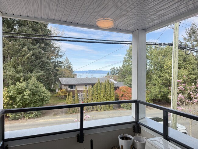 Photo - 210 First Ave W