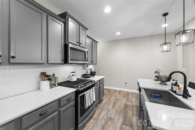 Photo - 1140 Streamside Ln