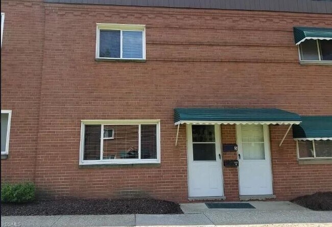 Photo - 215 Dalepark Dr Condo Unit 5