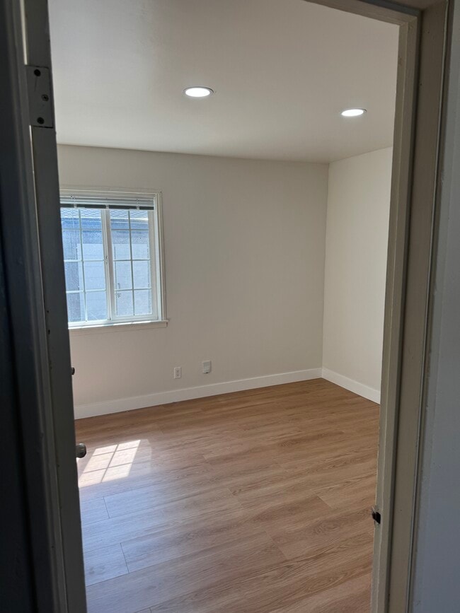 Photo - 520 Richmond Ave