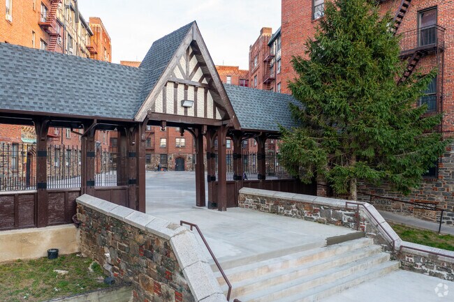 Photo - Riverview Gardens