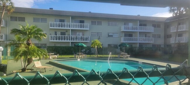Photo - 4200 NW 3rd Ct Unidad 124 Rental