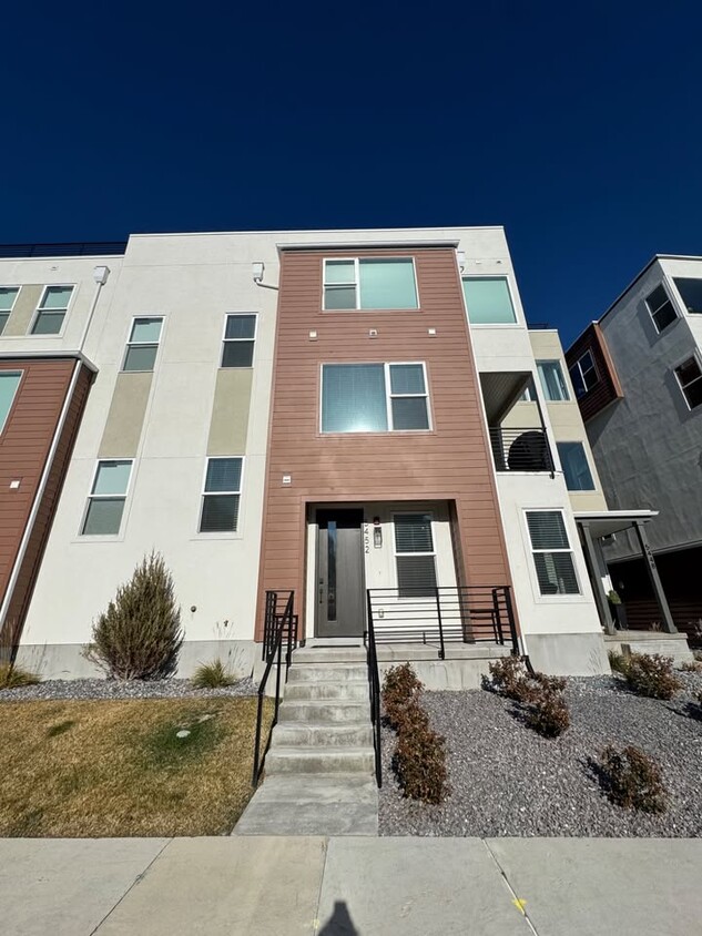 Photo - 5452 Cardinal Park Rd (South Jordan, UT)