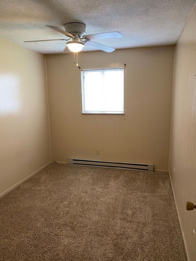 Bed Room - 407 Crawford Ave Unit 4