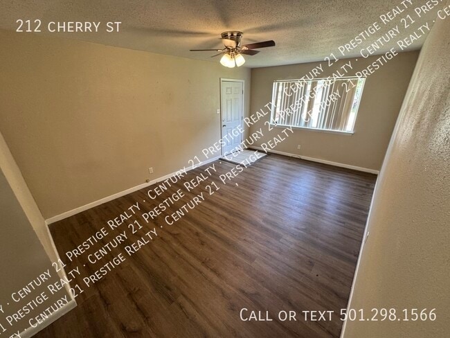 Photo - 212 Cherry St