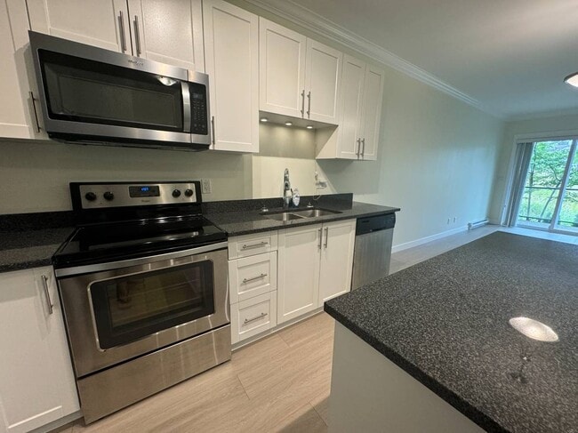 Photo - 11580 223 St Unit 203