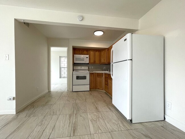 Photo - AVAILABLE NOW!  Lovely 1 Bed 1 Bath Apartm... Unit 02