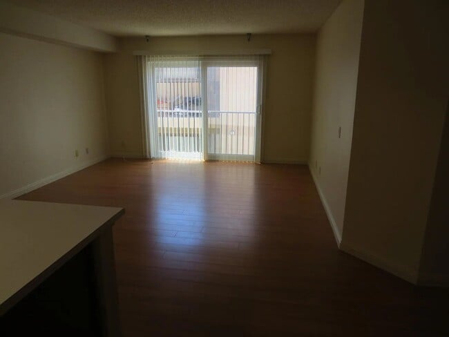 Photo - 10611 Moorpark St Unit 10611 Moorpark Street 202