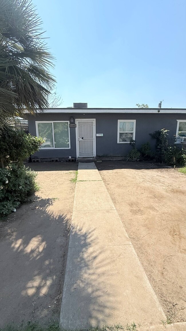 Building Photo - 3336 E Terrace Ave