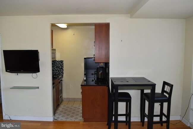 Photo - 1111 Arlington Blvd Unit 825