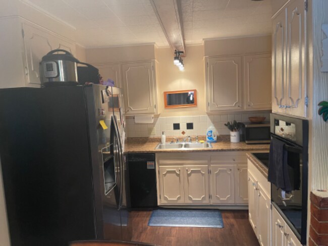 Photo - 2351 Austin St