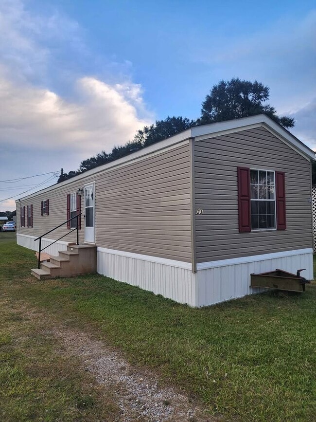 Building Photo - 4010 Melancon Rd