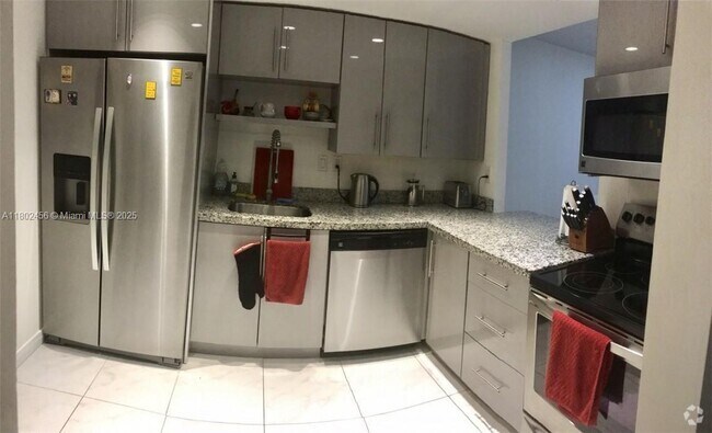 Building Photo - 1000 Parkview Dr Unit 226 Rental
