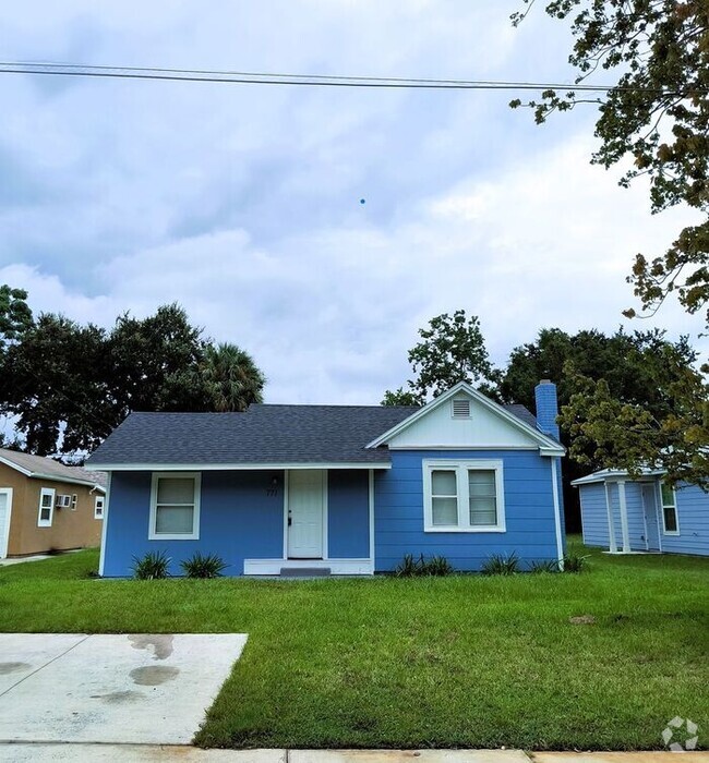 Building Photo - Charming Home Located in Downtown Orlando!