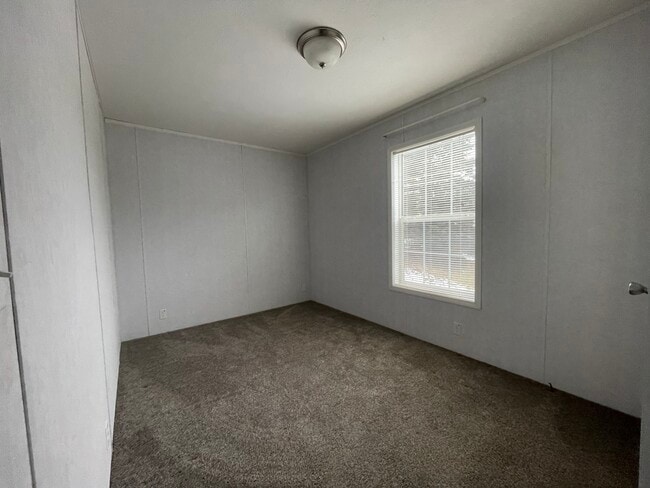 Photo - 24 Suzanne Way