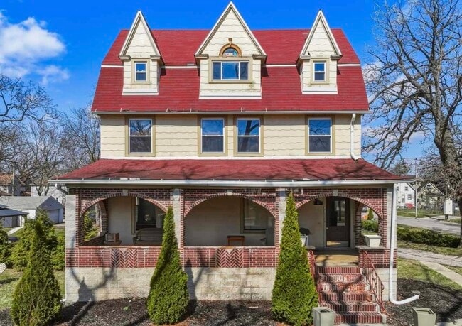 Photo - 51 W 21st St
