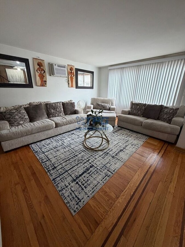 Building Photo - 19 Sisson Ct