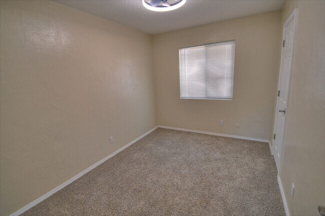 Photo - NE Heights 4 Bedroom !!!!