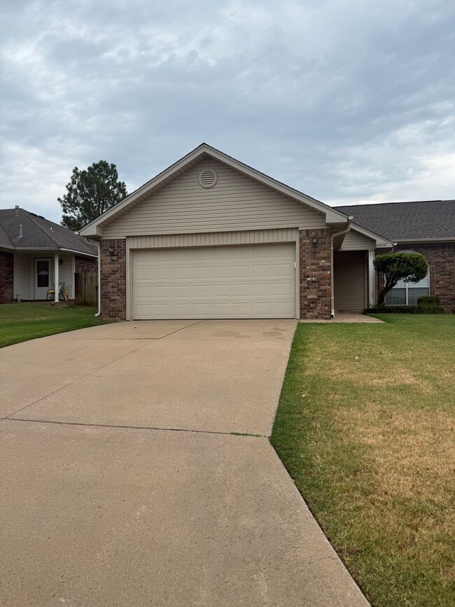 Building Photo - 5610 Whitney Cir