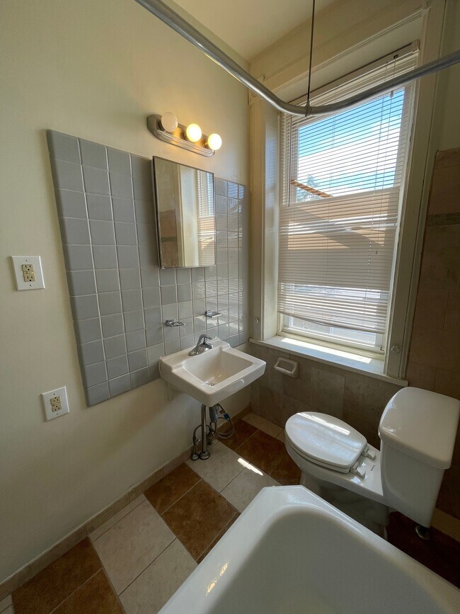 2641 E Clearfield St Unit 3R