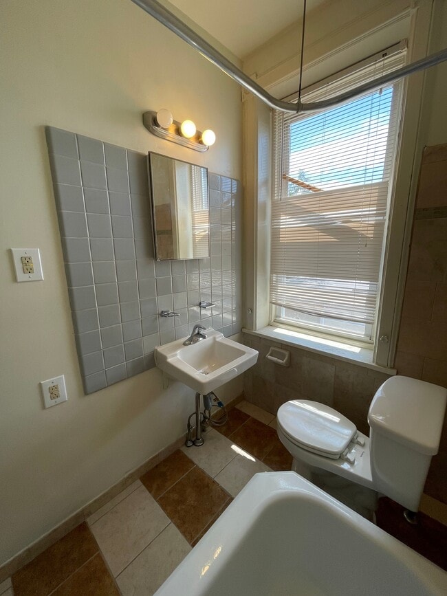 Photo - 2641 E Clearfield St Unidad 3R