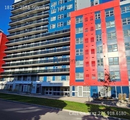 Building Photo - 258A-258A Sunview St