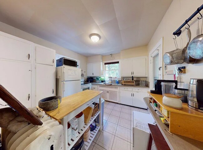 Photo - 283 State St Unit 1