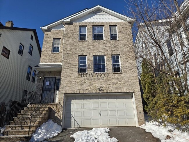 Building Photo - 197 N 11th St